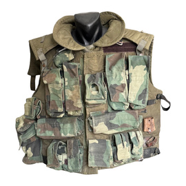 Vesta Antiglont Tip M - Surplus Militar Armata Romana - Camuflaj Woodland/Verde Olive - In Stare Buna