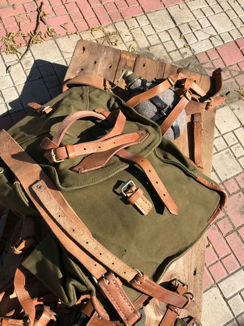 Military Olive Romanian Retro Rucksack - RSR Romanian army - OD Green - In good condition