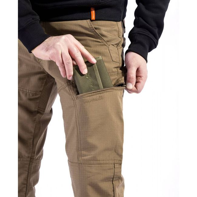 PANTALONI RIP-STOP - "YPERO" - PENTAGON® - COYOTE - LUNGIME 34″