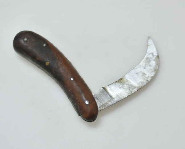 FOLDING PRUNING KNIFE - MILITARY SURPLUS ROMANIAN ARMY