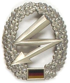 INSIGNA GENUINE GERMAN ARMY METAL BERET BADGE ´FERNMELDER´