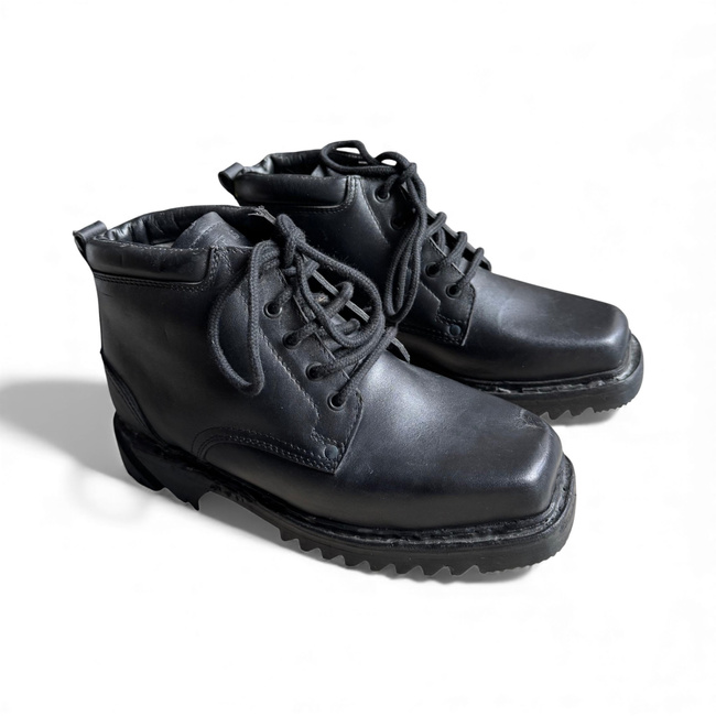 LEATHER MILITARY BOOTS - MOUNTAIN HUNTERS - MILITARY SURPLUS ROMANIAN ARMY - BLACK - IN GOOD CONDITIONS