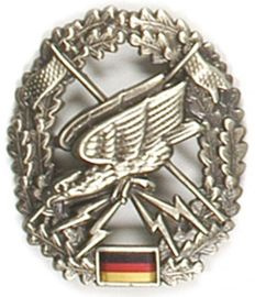 INSIGNA GENUINE GERMAN ARMY METAL BERET BADGE FERNSPÄHER