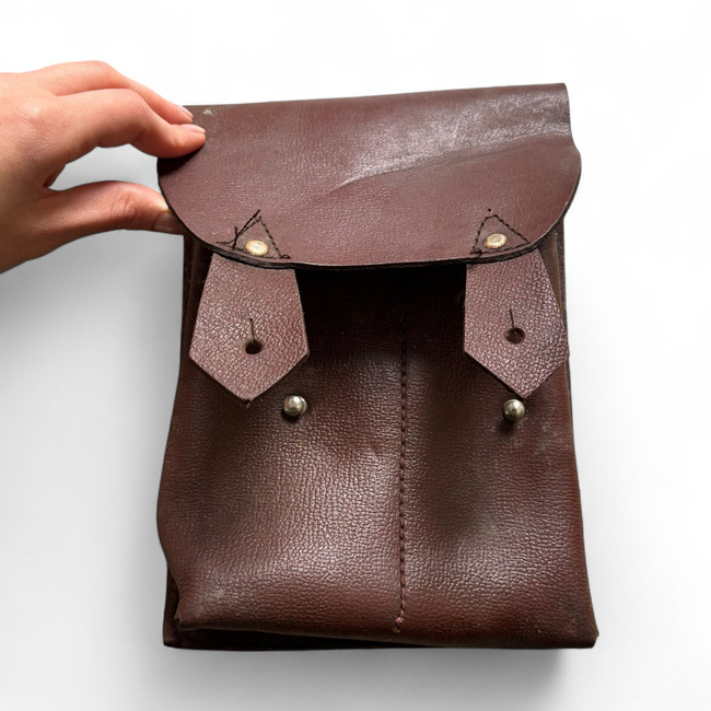Leather bag for 4 AK-47 magazines - Romanian Army Surplus - In good condition