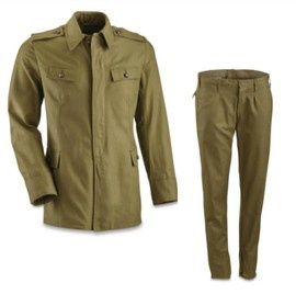 UNIFORMA MILITAR IN TERMEN - ARMATA ROMANA RSR - SURPLUS MILITAR - CA NOUA