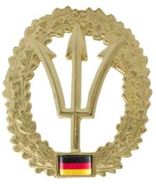 GENUINE GERMAN NAVY METAL BERET BADGE ´KSM´