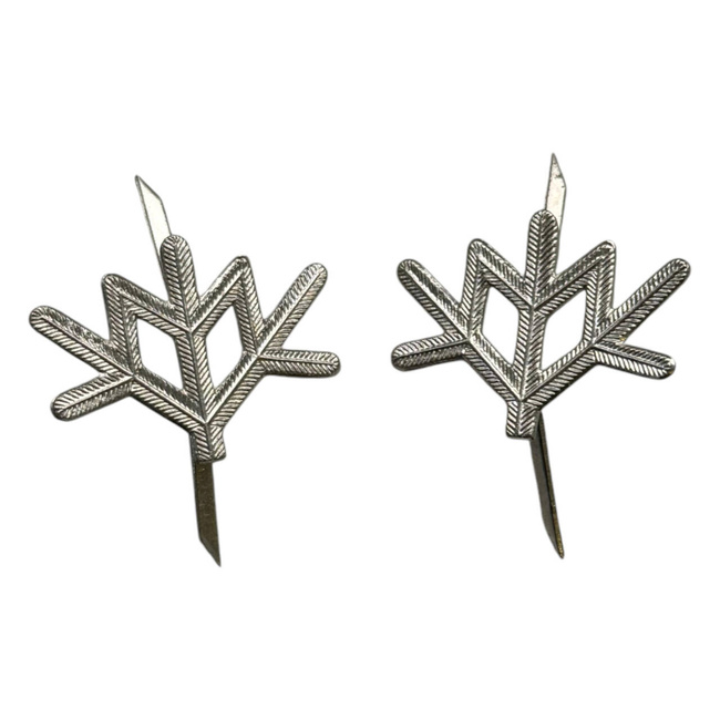 SET 2 SEMNE DE ARMA PENTRU EPOLETI, GRADE MILITARE - VANATORI DE MUNTE - 1807 (VINTAGE) - SURPLUS MILITAR ARMATA ROMANA - ARGINTII - IN STARE BUNA