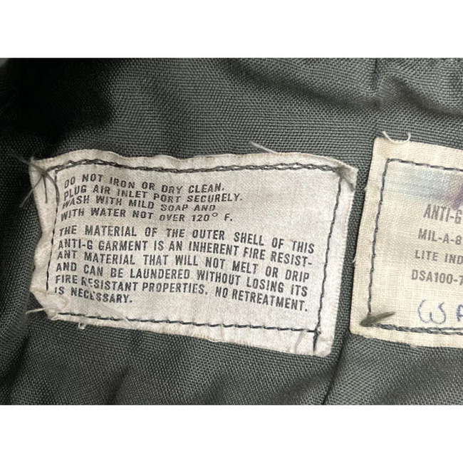 COSTUM ANTI-G CSU-13B/P - MODEL DECUPAT - SURPLUS MILITAR FORTELE AERIENE AMERICANE SUA - VERDE OD - IN STARE BUNA/DECO