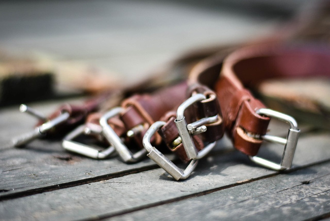 CUREA MILITARA DIN PIELE, CU CATARAMA - SURPLUS ARMATA ROMANA - CA NOUA